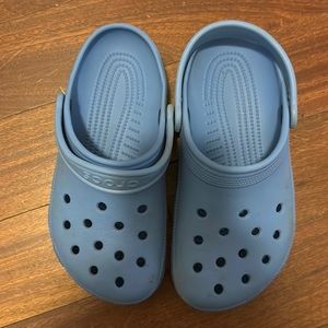Crocs size 6